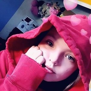 Meet your Posher, Dakota